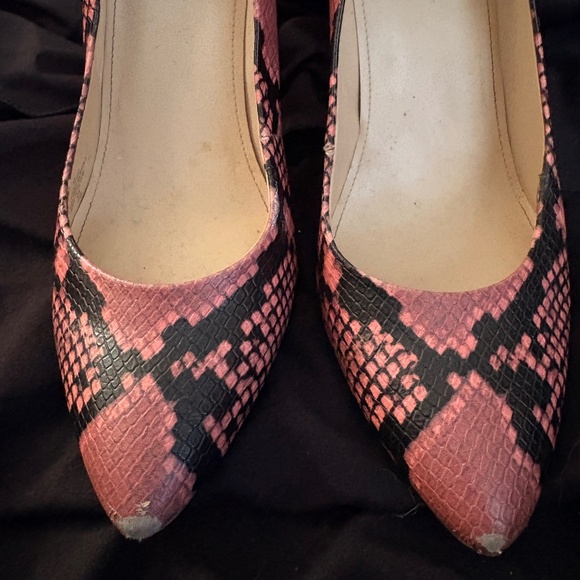 Worn Women’s Snakeprint Nine West Heels - Picture 1 of 10